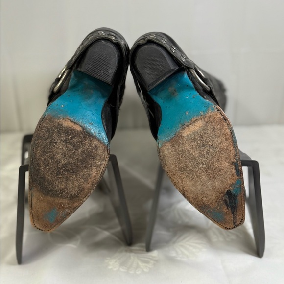 Lane Black Stud Rocker - Picture 3 of 13